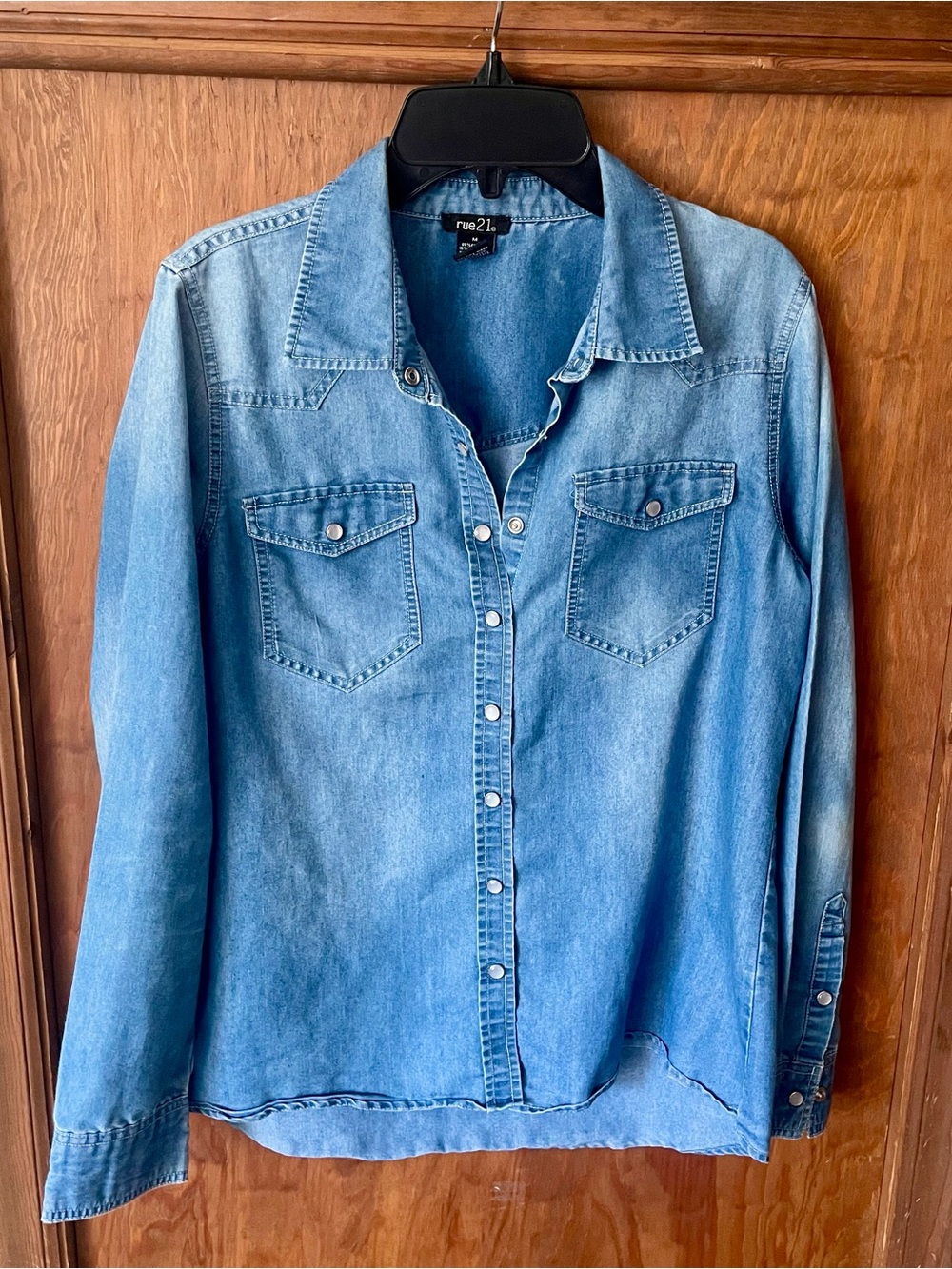 Rue21 Blue Cotton Denim Style Button Down Size Medium - Picture 6 of 8